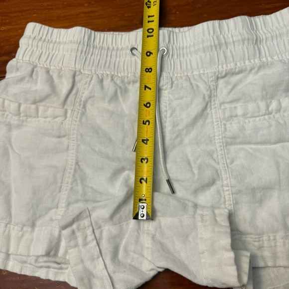 Athleta Cabo Linen 4” Shorts in White Womens Size 8 - Picture 7 of 10